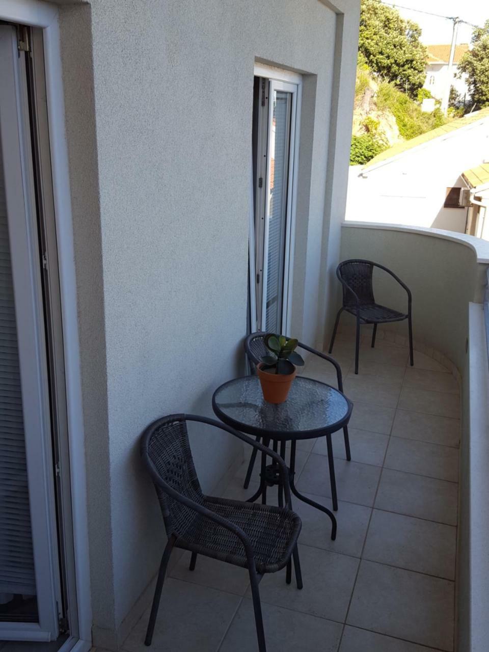 Apartmani Katja Омиш Экстерьер фото